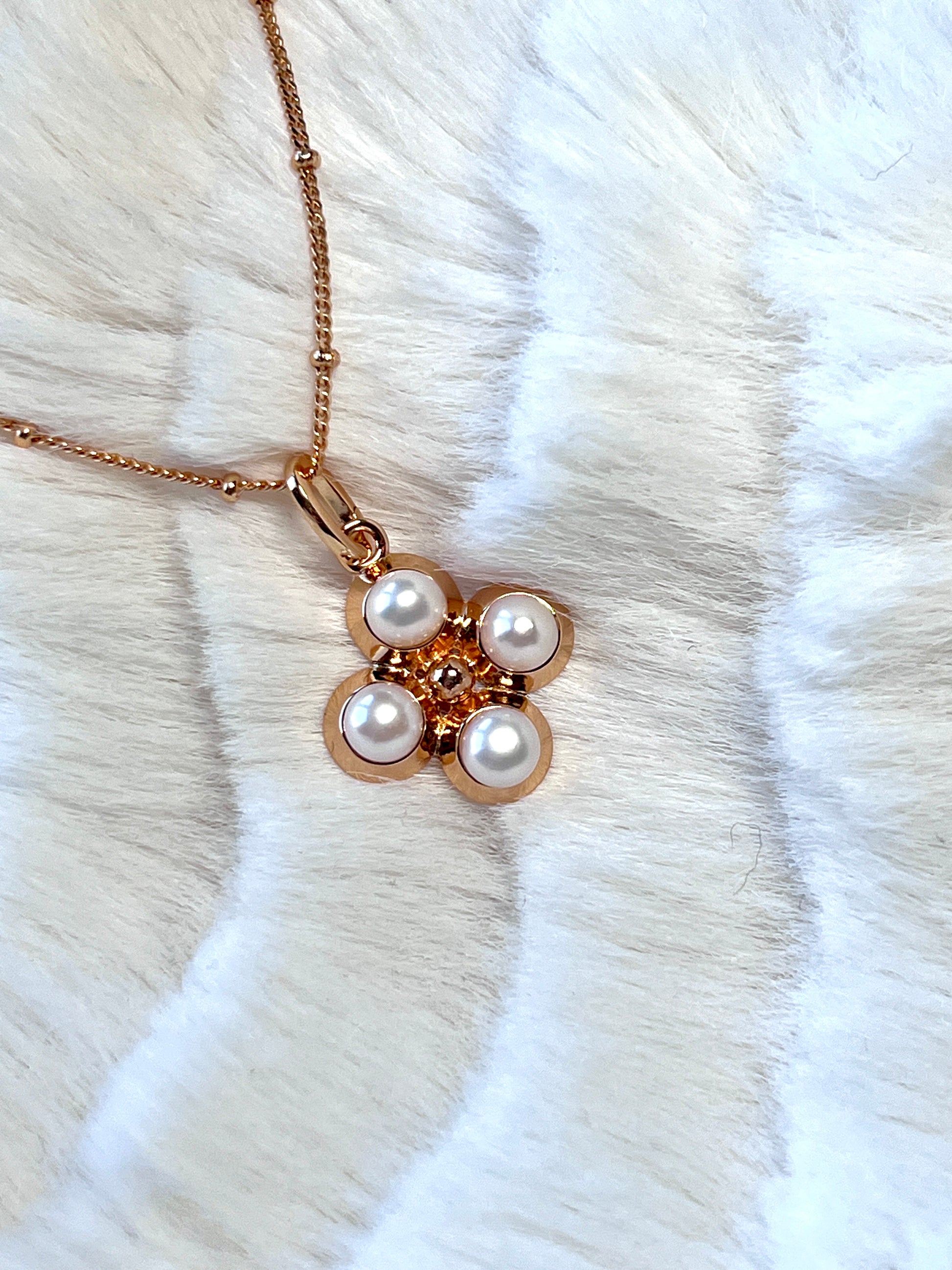 Clover Pearl Pendant